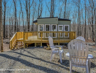 119 Holiday Dr, Eagle Lake, PA 18424