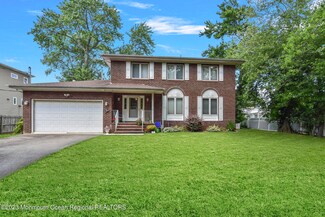 29 Maple St, Port Monmouth, NJ 07758