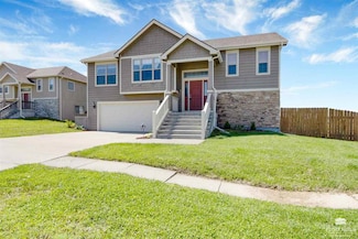 2717 Blaine Ct, Junction City, KS 66441