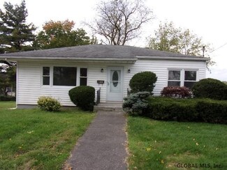 13 Grapevine Place, Latham, NY 12110