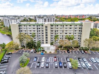 2232 N Cypress Bend Dr Unit 303, Pompano Beach, FL 33069