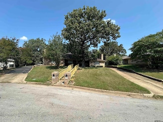 2108 Aberdeen Dr, Tyler, TX 75703