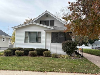 515 N Pine St, Janesville, WI 53548