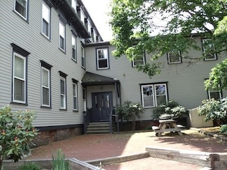 12 Walnut St Unit 8, Natick, MA 01760