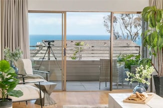 275 Stratford Ct, Del Mar, CA 92014