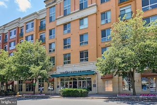 2200 N Westmoreland St Unit 330, Arlington, VA 22213
