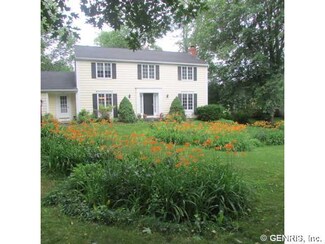 4 Trailwood Cir, Rochester, NY 14618