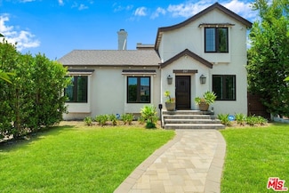 207 N Doheny Dr, Beverly Hills, CA 90211