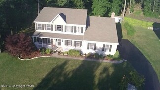 4015 Crest View Dr, Stroudsburg, PA 18360