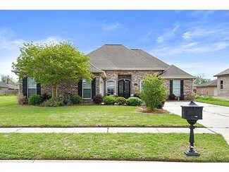 2113 Emilie Oak Dr, Meraux, LA 70075