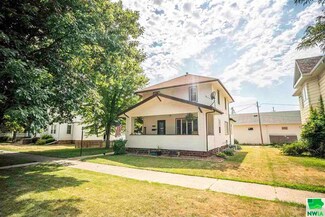 205 Central Ave SW, Le Mars, IA 51031