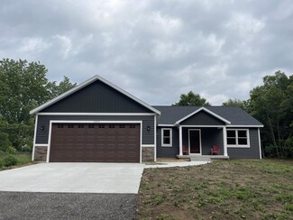 13874 144th Ave, Grand Haven, MI 49417