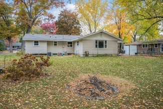 2556 Ardan Ave, New Brighton, MN 55112