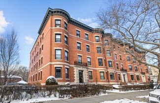 1064 Beacon St Unit 7, Brookline, MA 02446