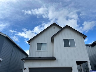 2529 Sawtelle Dr, Woodburn, OR 97071