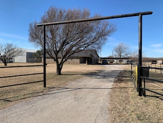 495 E Little Lease Rd, Holliday, TX 76366