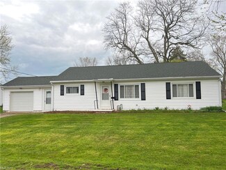 2211 E 40th St, Ashtabula, OH 44004