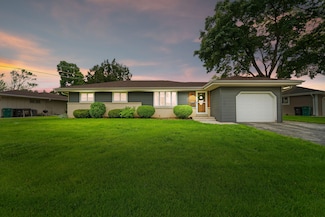N87W18064 Shepherd Dr, Menomonee Falls, WI 53051