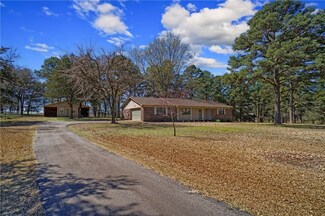 664 N Sherman Cir, Russellville, AR 72802