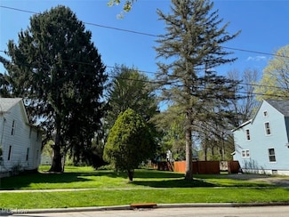 328 Dodge St, Kent, OH 44240