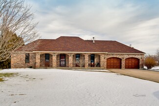 37567 Sarah Dr, Wadsworth, IL 60083