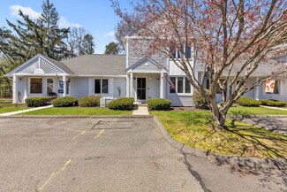 610 County Rd Unit 2, Holyoke, MA 01040