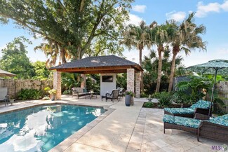 5221 Ithaca St, Metairie, LA 70006