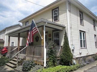 25 Church St, Franklinville, NY 14737