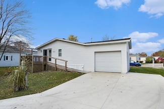 6673 Pamela Ct, Kalamazoo, MI 49009