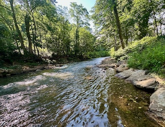 000 Highland River Pkwy, Newland, NC 28657