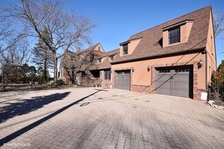 8401 Lake Shore Dr, Gary, IN 46403