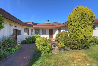 38235 Vista Key Dr NE, Hansville, WA 98340