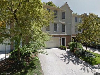 123 Cliffside Comm Dr Unit 123, Rocky River, OH 44116