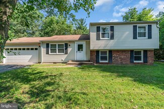 12804 Bexhill Ct, Herndon, VA 20171