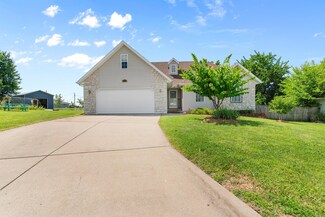 2750 E Lee St, Republic, MO 65738