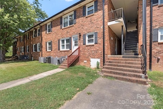 718 E Maple Ave, Gastonia, NC 28054
