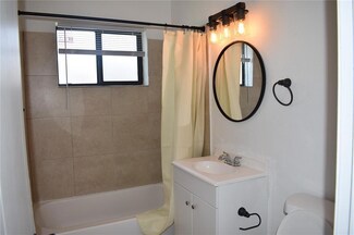 721 NW 1st Ct, Hallandale Beach, FL 33009