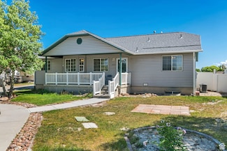 2172 White Pine Rd, Eagle Mountain, UT 84005