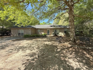 7748 Rustling Pines Dr, Milton, FL 32583