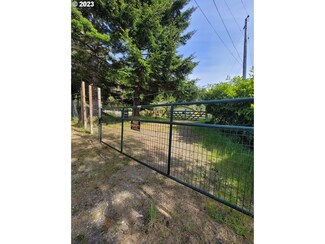 91028 Shell Ln, Coos Bay, OR 97420