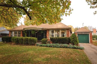 811 E Kingsbury St, Springfield, MO 65807