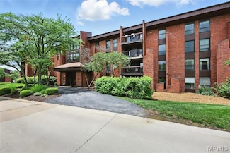 585 Coeur de Royale Dr Unit 203, Saint Louis, MO 63141