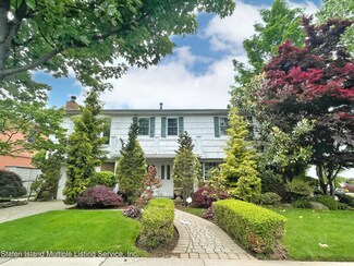 2 Dawson Cir, Staten Island, NY 10314