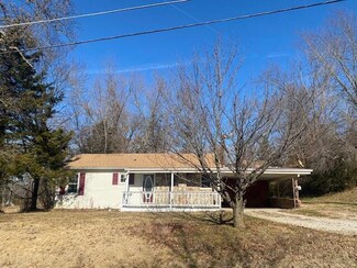 521 W 7th St, Mountain Grove, MO 65711