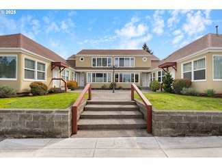 2438 NE Killingsworth St Unit 4, Portland, OR 97211