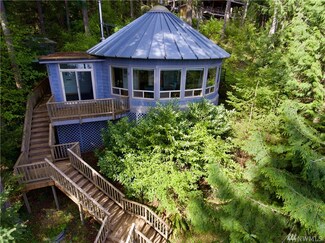 3005 Hummingbird Place, Lummi Island, WA 98262