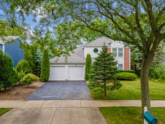34 Southfield Dr, Vernon Hills, IL 60061