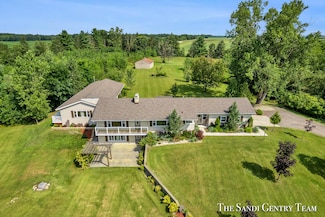 7351 Leonard St, Coopersville, MI 49404