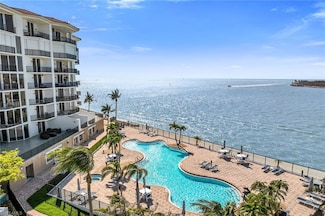 700 La Peninsula Blvd Unit 306, Naples, FL 34113