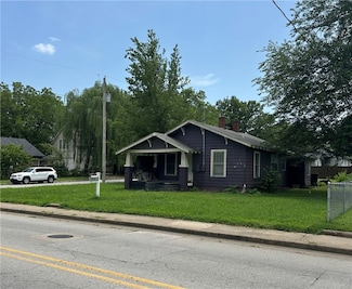 323 Caudle Ave, Springdale, AR 72764